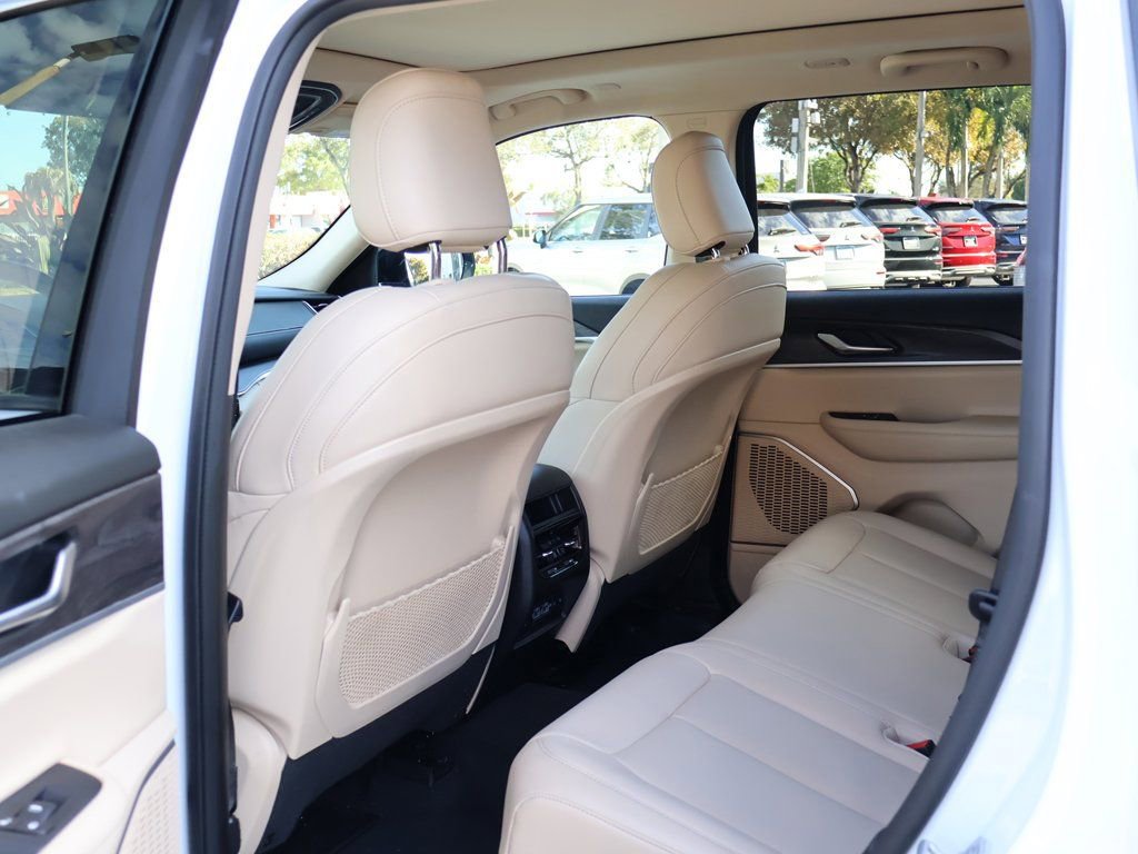 Used 2022 Jeep Grand Cherokee Limited w/ Trailer Tow Prep Group (B) image 37