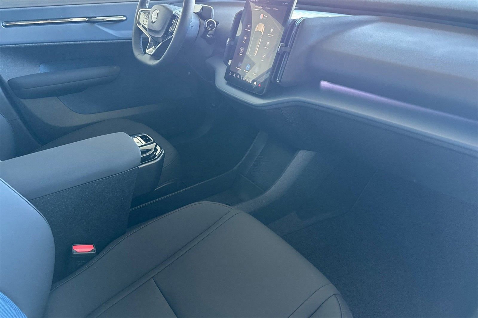 New 2026 Volvo EX30 Plus w/ Protection Package Premier image 15