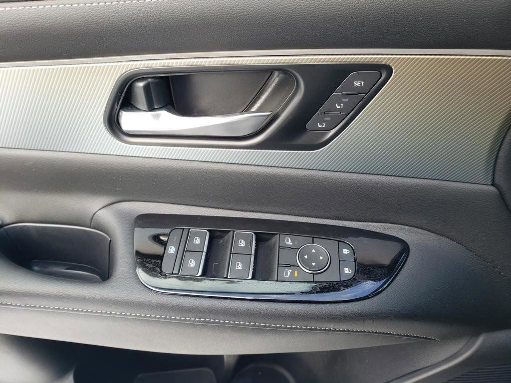 Certified 2025 Nissan Murano SL image 34