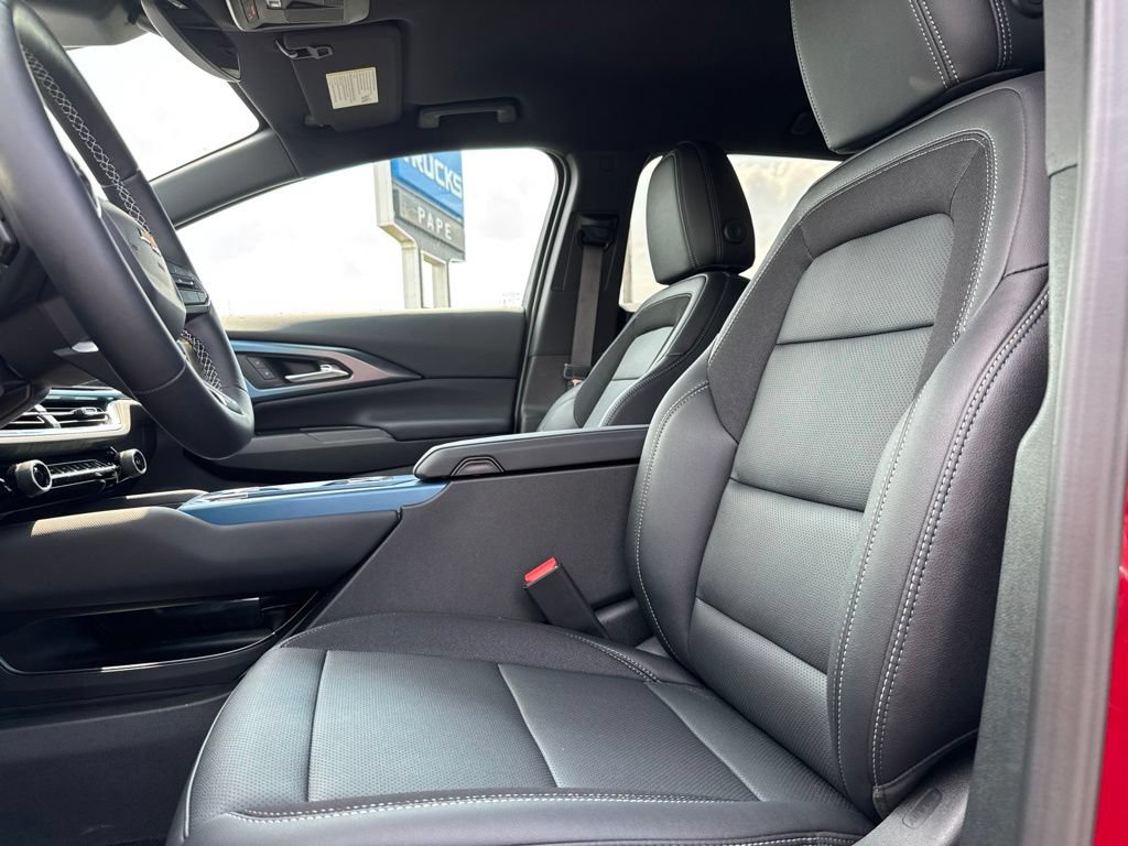 New 2026 Chevrolet Equinox EV LT AWD/4WD image 15