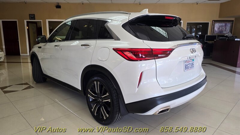 Used 2021 INFINITI QX50 Luxe w/ Appearance Package FWD image 3