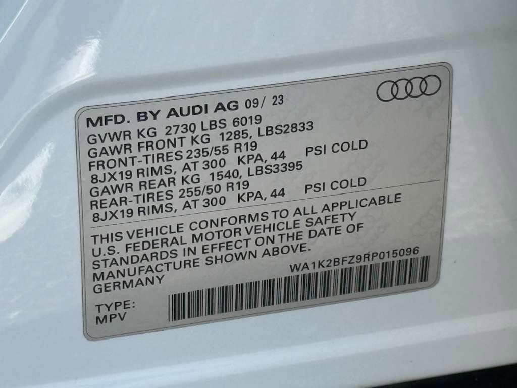 Used 2024 Audi Q4 e-tron Premium w/ Convenience Package image 67