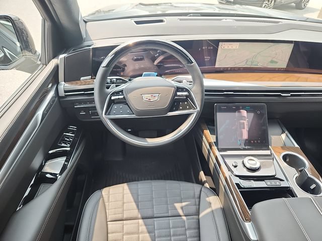 New 2026 Cadillac Escalade ESV Platinum Luxury w/ LPO, Radiant Package AWD/4WD image 7