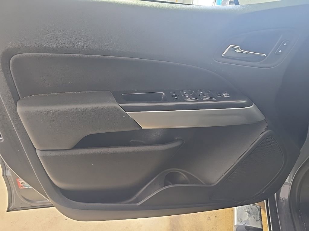 Used 2022 Chevrolet Colorado LT w/ LT Convenience Package image 17