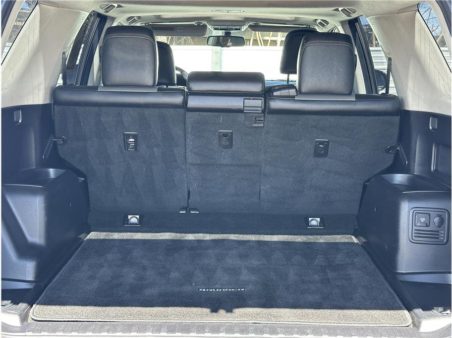 Used 2015 Toyota 4Runner SR5 Premium image 32