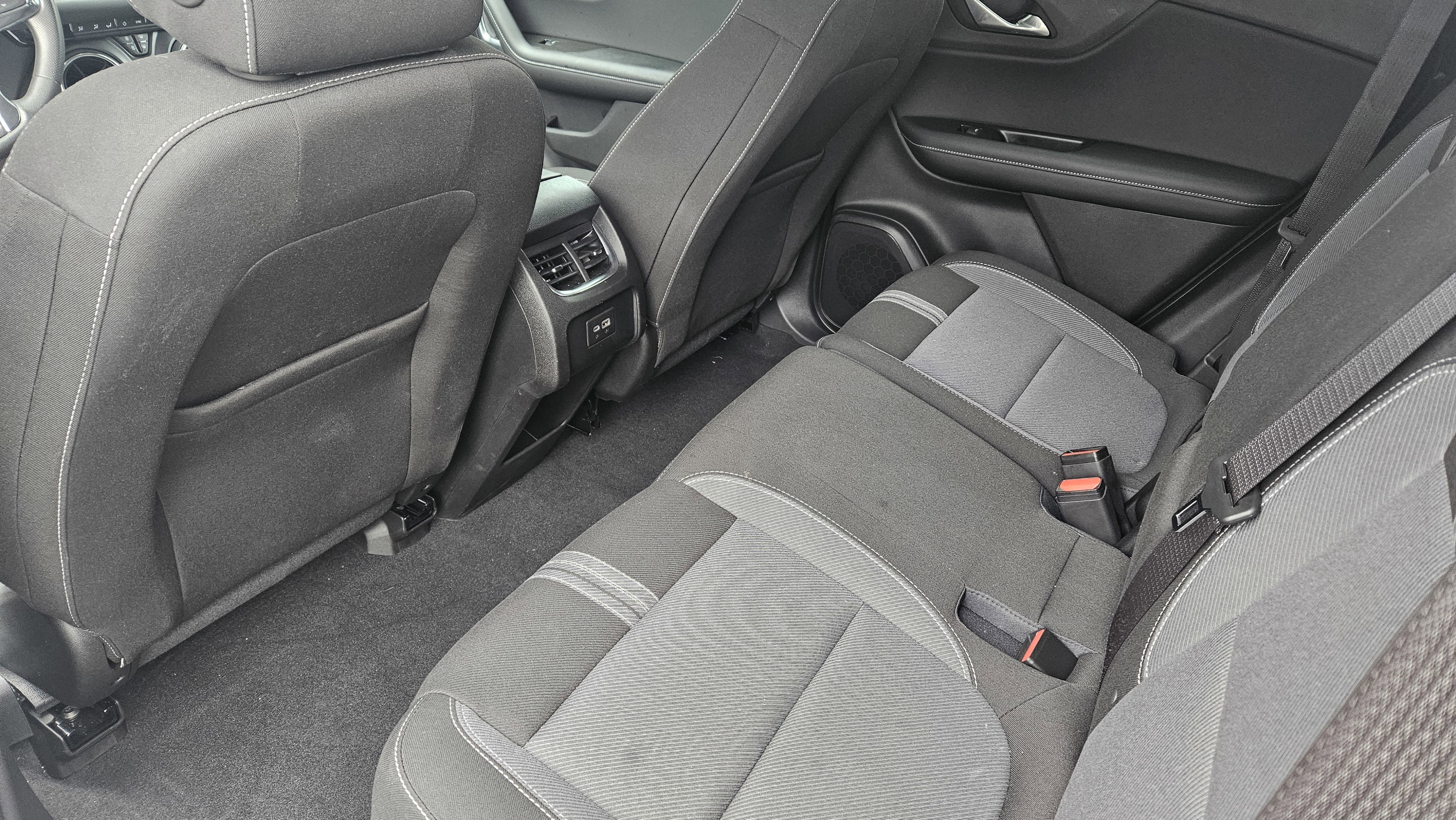 Used 2024 Chevrolet Blazer LT w/ Driver Confidence Package image 13