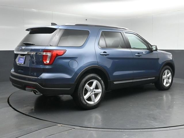Certified 2018 Ford Explorer XLT image 4