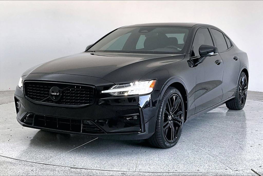 Used 2024 Volvo S60 B5 Plus w/ Climate Package FWD image 12