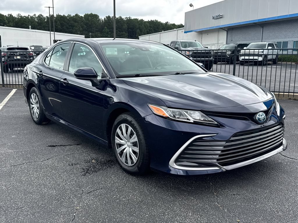 Used 2022 Toyota Camry LE FWD image 4