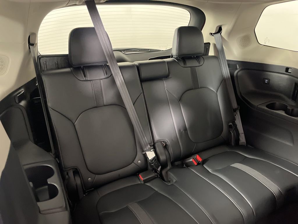 Used 2024 Honda Pilot Touring image 12