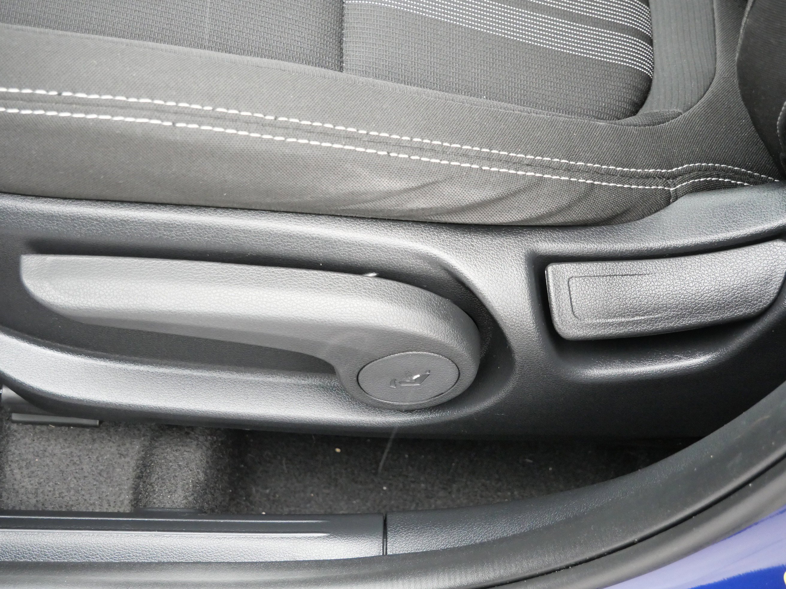 Certified 2022 Hyundai Venue SEL w/ Cargo Package image 20