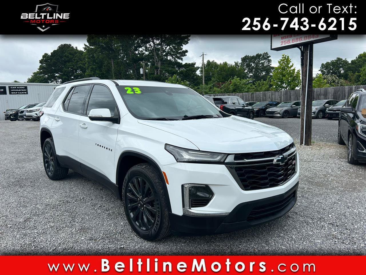Used 2023 Chevrolet Traverse RS FWD image 1