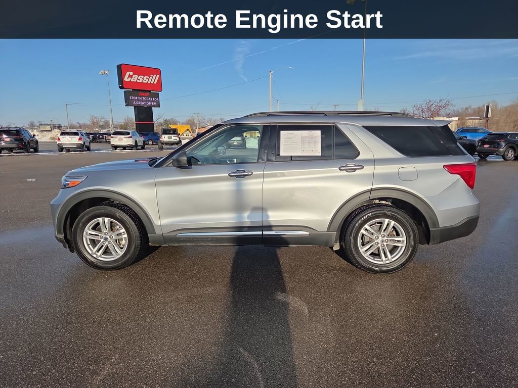 Used 2022 Ford Explorer XLT w/ Equipment Group 202A image 2