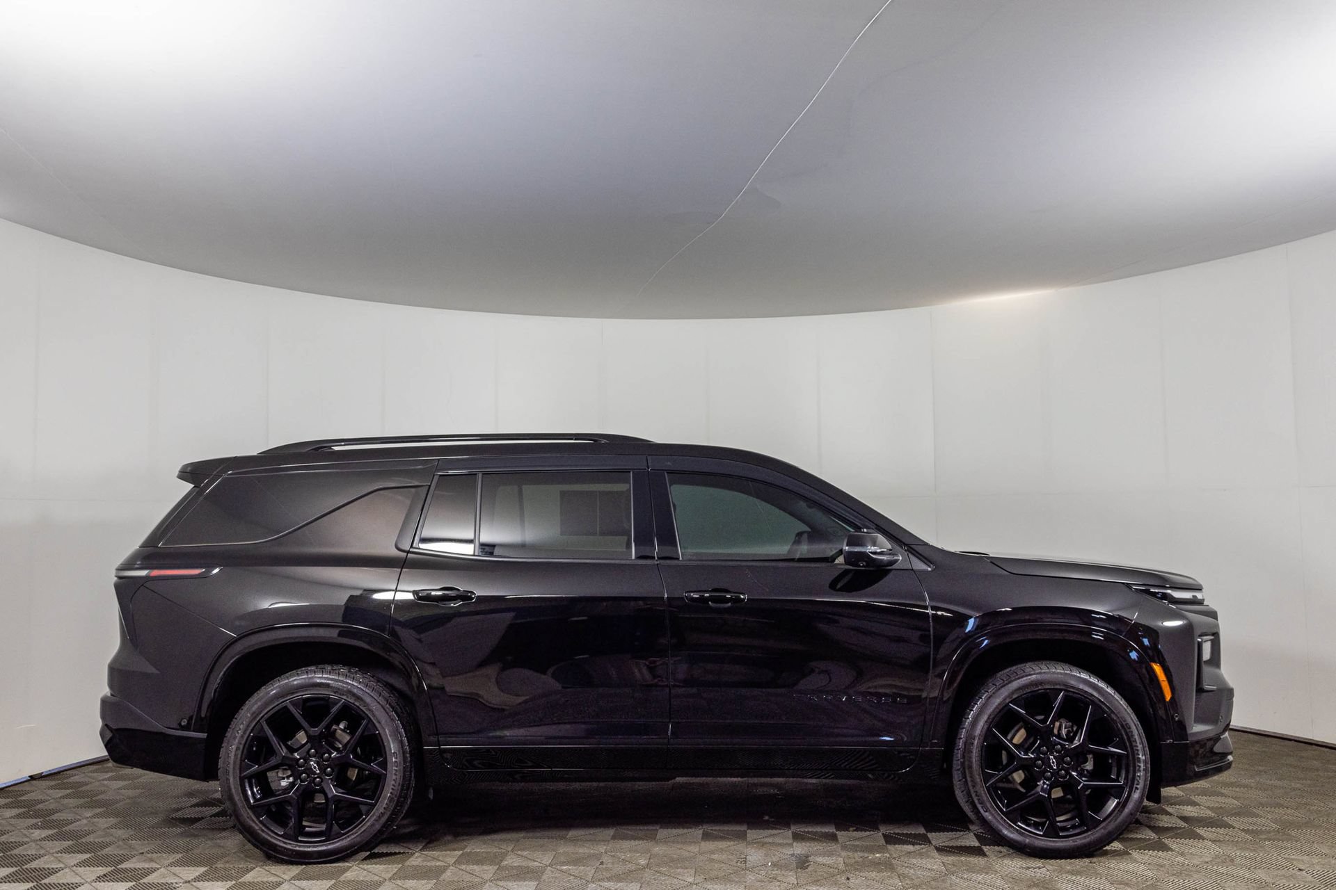 Used 2024 Chevrolet Traverse RS FWD image 22