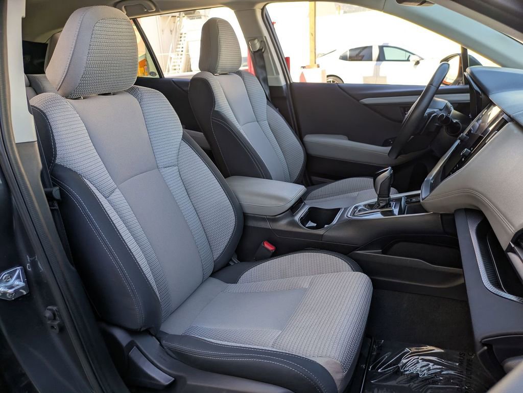 Used 2025 Subaru Outback Premium image 28