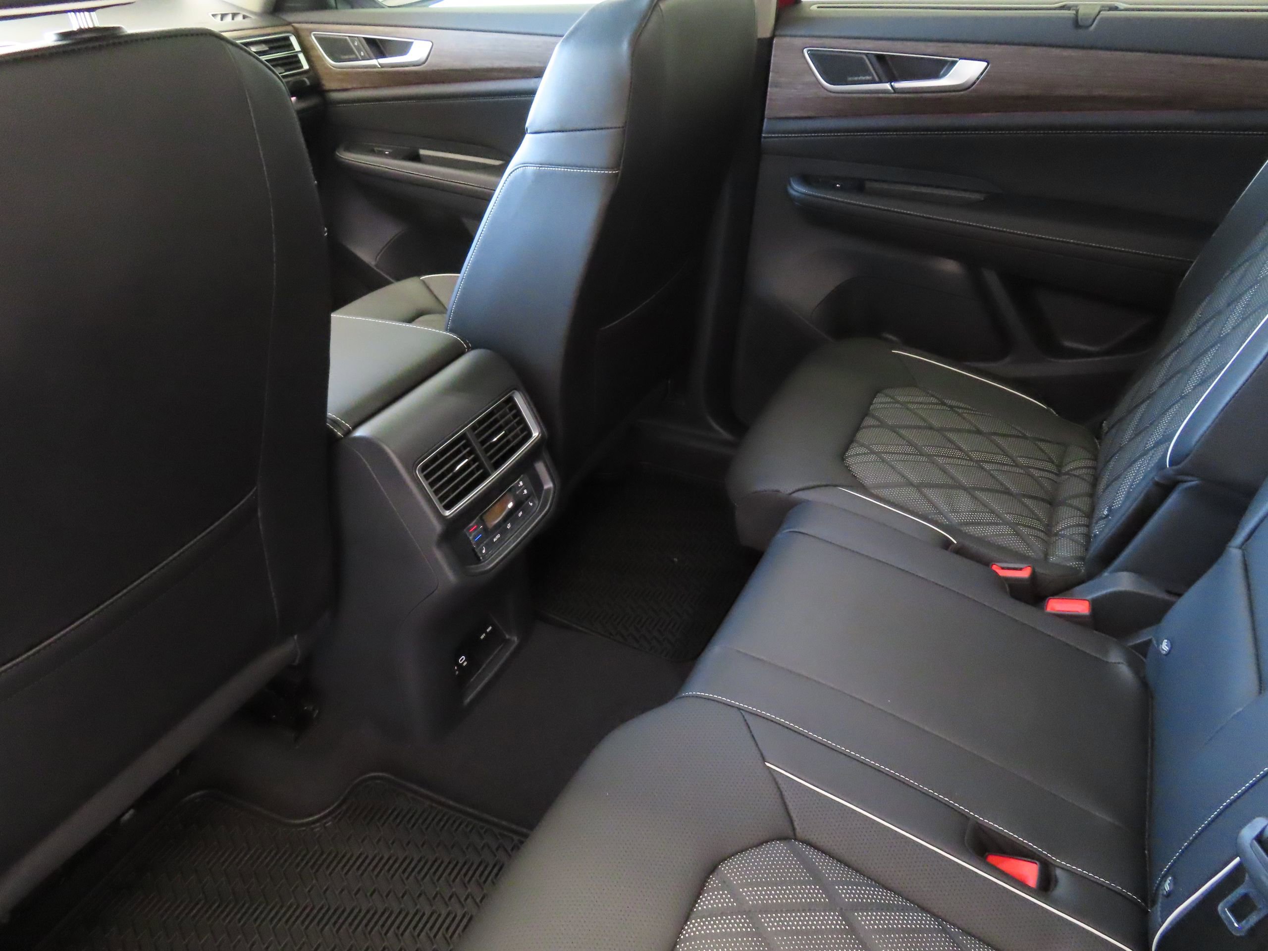 New 2025 Volkswagen Atlas SEL Premium R-Line AWD/4WD image 23