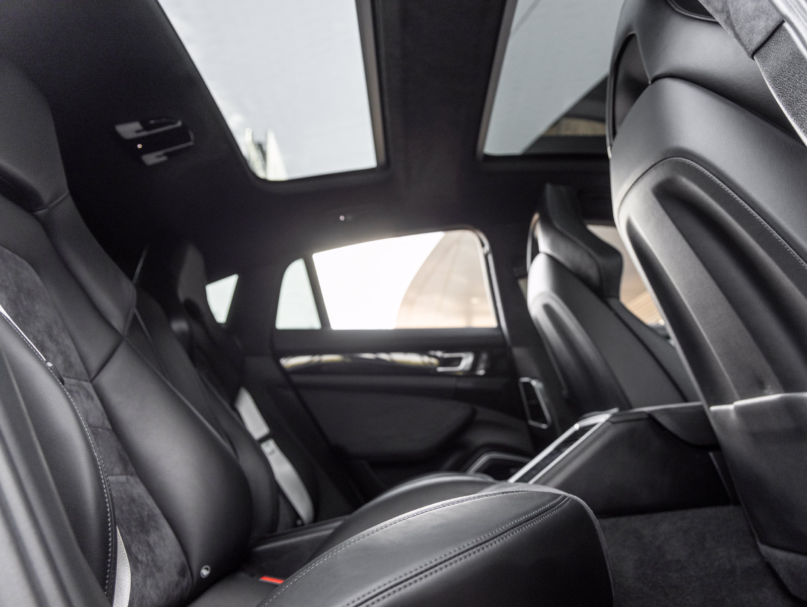 Certified 2022 Porsche Panamera GTS w/ Premium Package AWD/4WD image 38