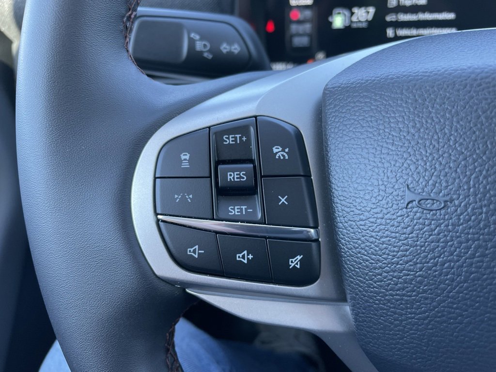 Used 2025 Ford Explorer Active image 22