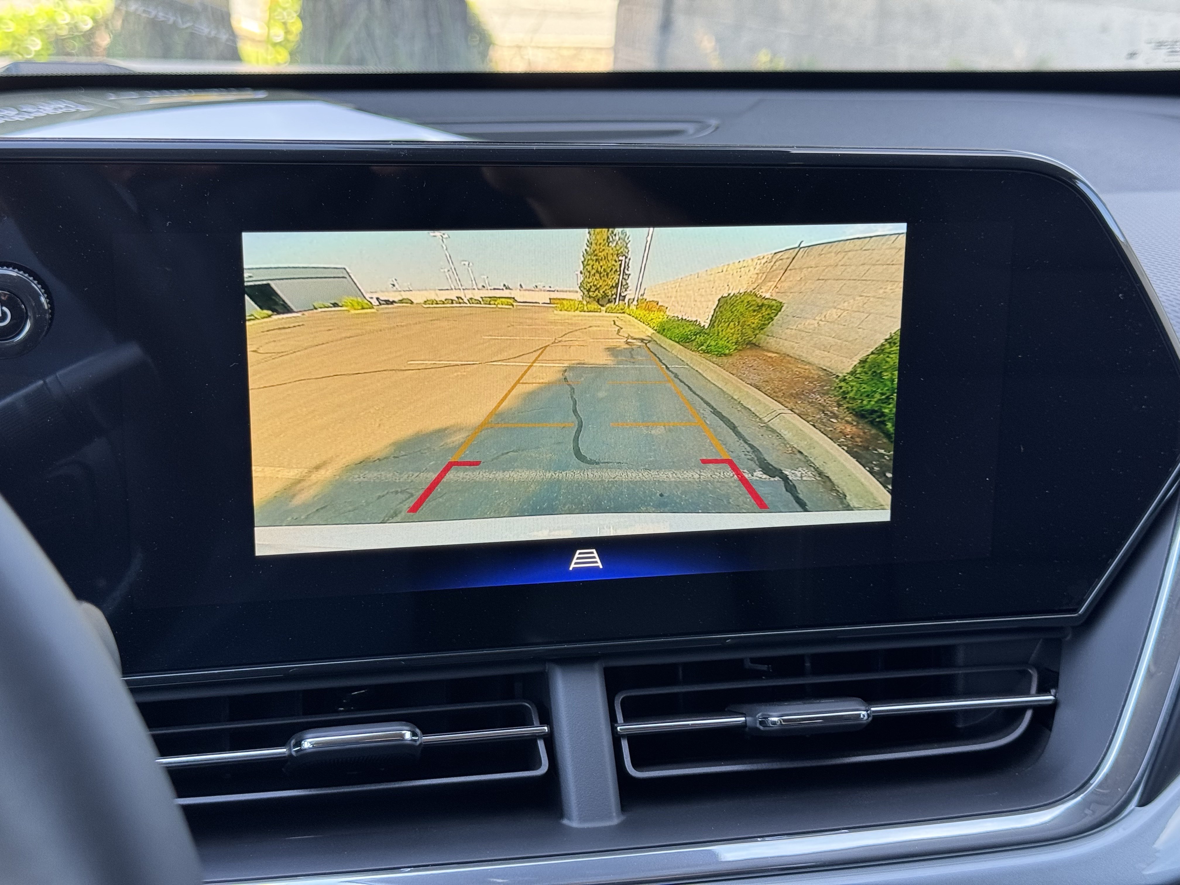 New 2026 Chevrolet Trax LT w/ Driver Confidence Package FWD image 21