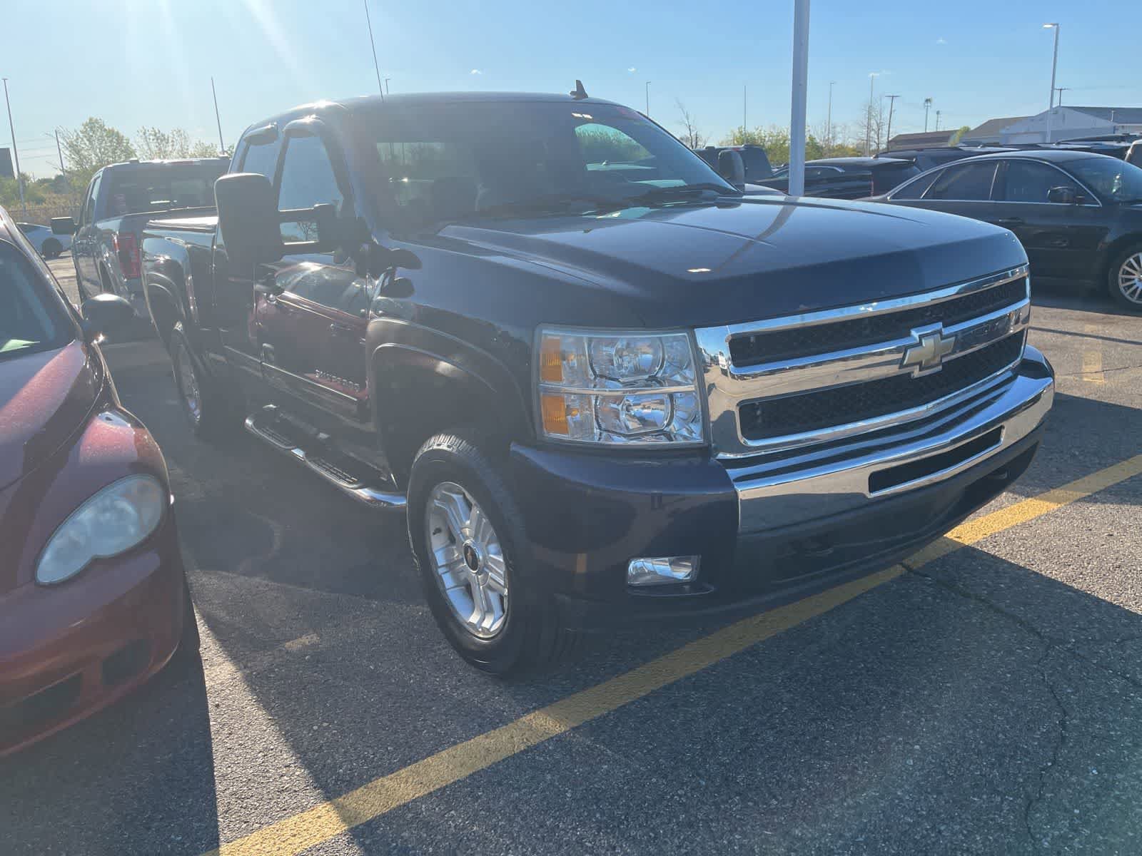 Used 2010 Chevrolet Silverado 1500 LT w/ Power Pack Plus AWD/4WD image 17