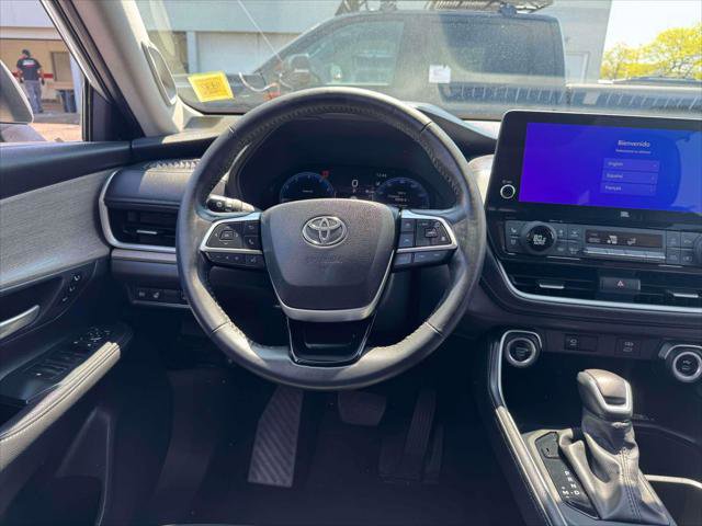 Certified 2024 Toyota Grand Highlander AWD image 14