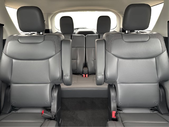 New 2026 Ford Explorer Active w/ Active Comfort Package AWD/4WD image 14