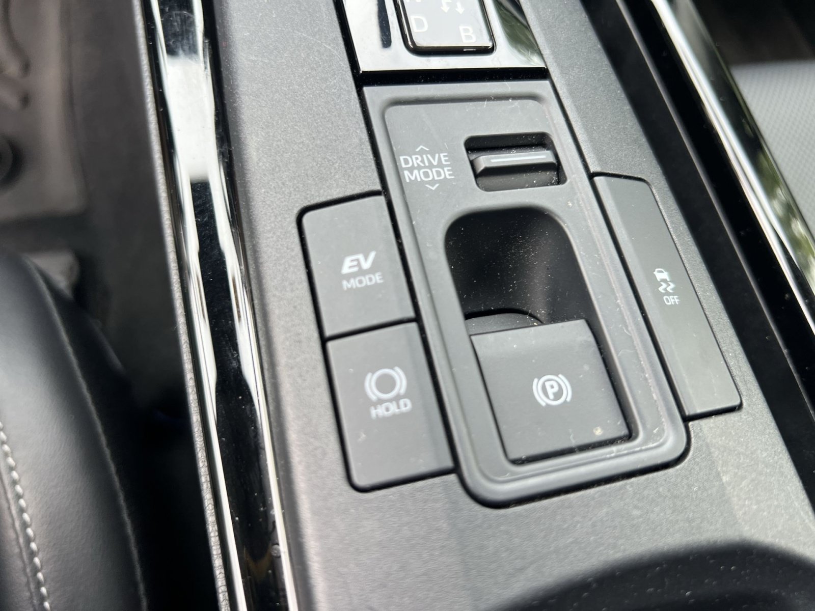Used 2026 Toyota Prius XLE FWD image 24