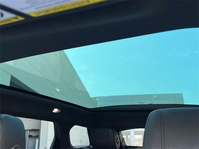 Used 2020 Land Rover Range Rover Evoque R-Dynamic SE AWD/4WD image 31