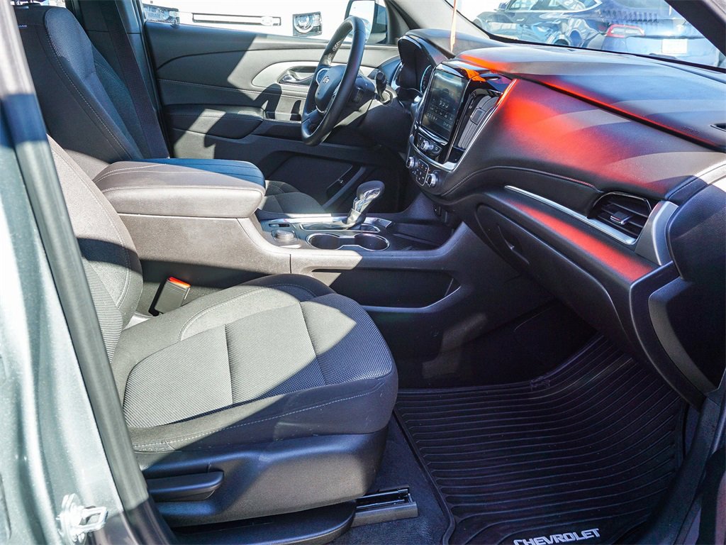 Used 2023 Chevrolet Traverse LT image 12