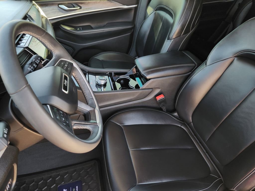 Used 2023 Jeep Grand Cherokee Limited w/ Black Appearance Package image 14