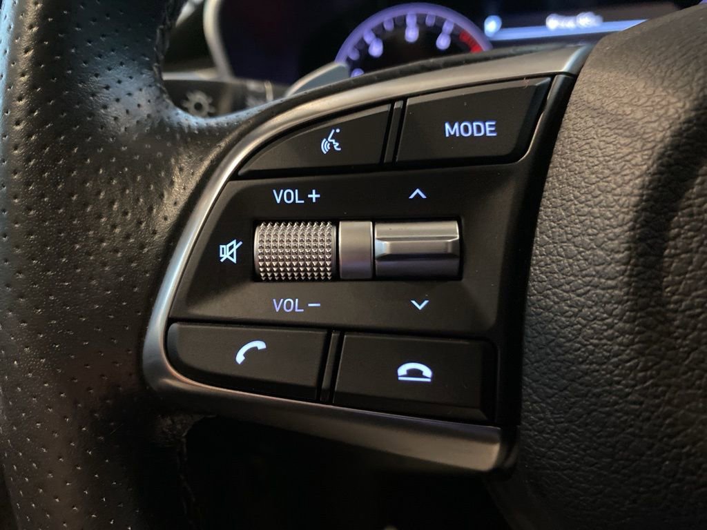 Used 2020 Genesis G70 2.0T image 24