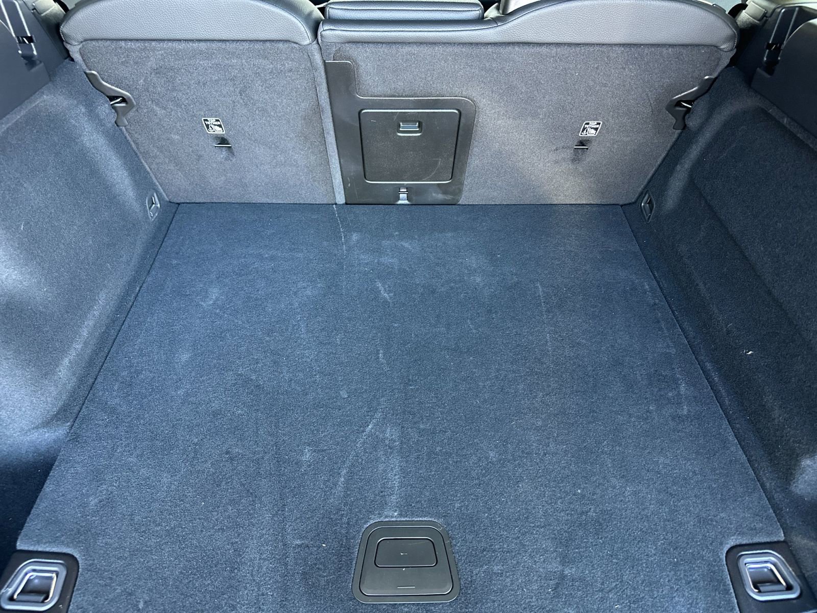 Certified 2025 Volvo XC60 B5 Plus AWD/4WD image 19