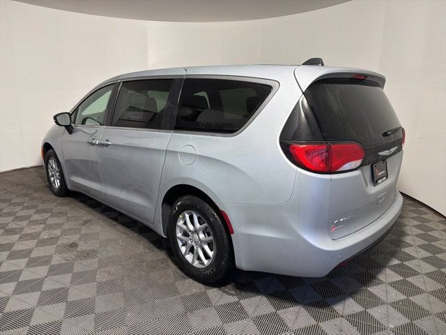 New 2026 Chrysler Voyager LX FWD image 4
