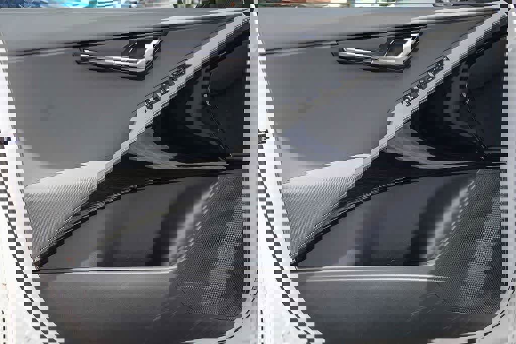 Certified 2023 Kia Niro EX Touring image 19