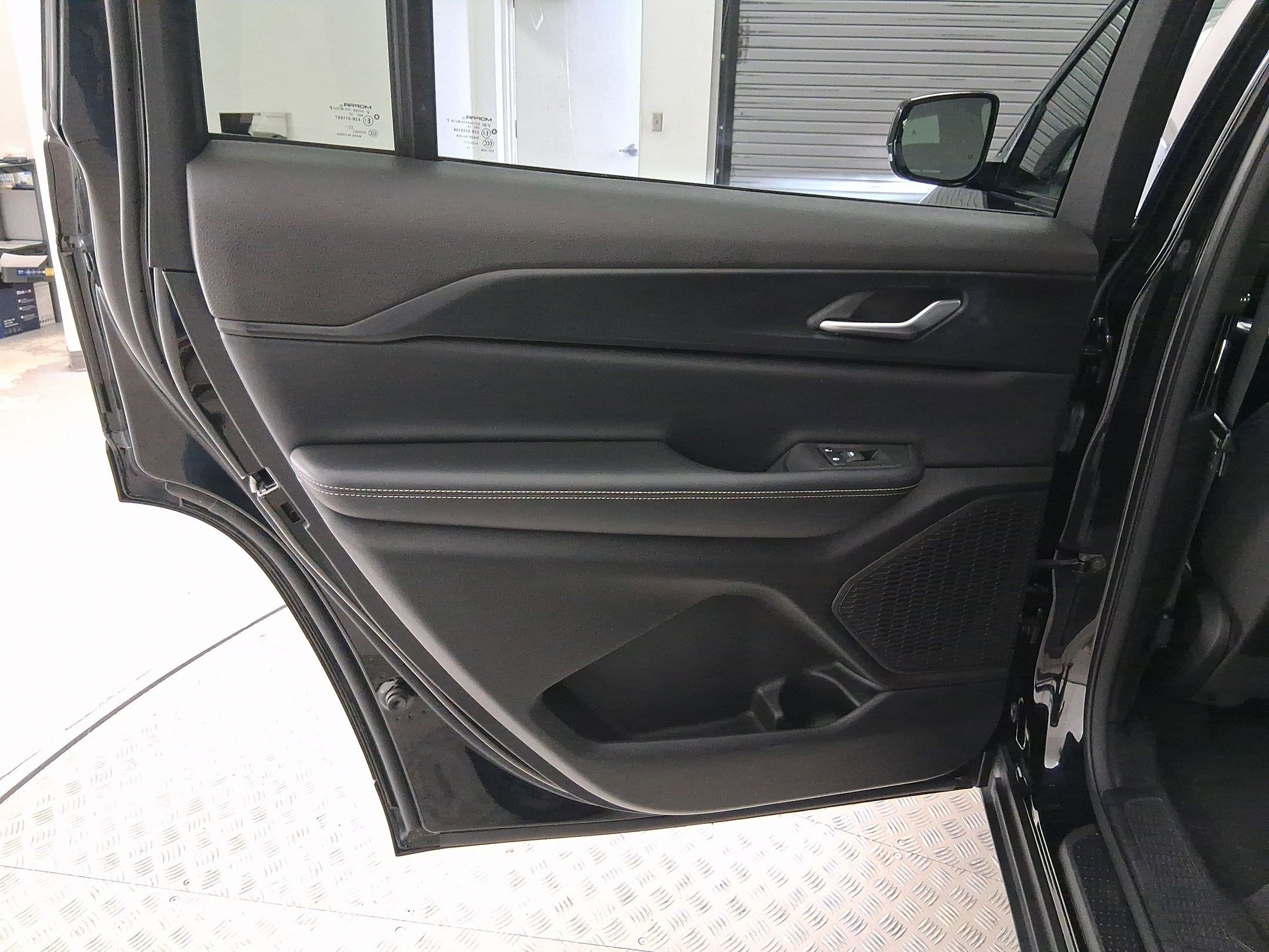 Used 2024 Jeep Grand Cherokee L Laredo image 26