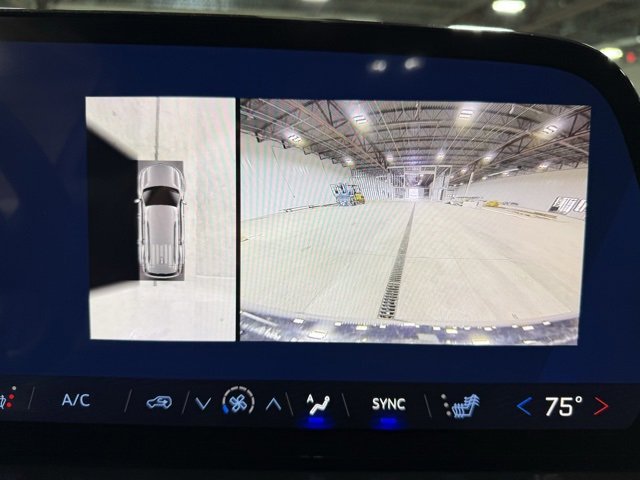 New 2026 Chevrolet Traverse LT w/ Driver Confidence Package image 19