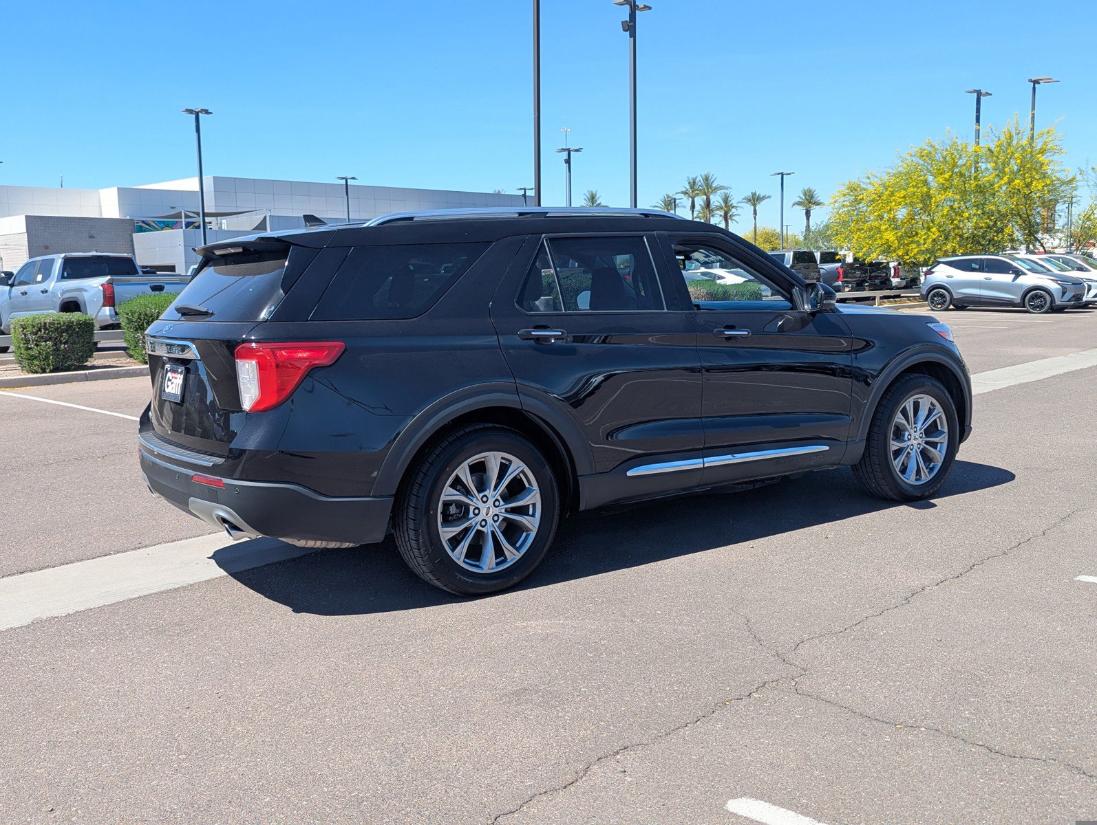Used 2022 Ford Explorer Limited w/ Equipment Group 301A image 5