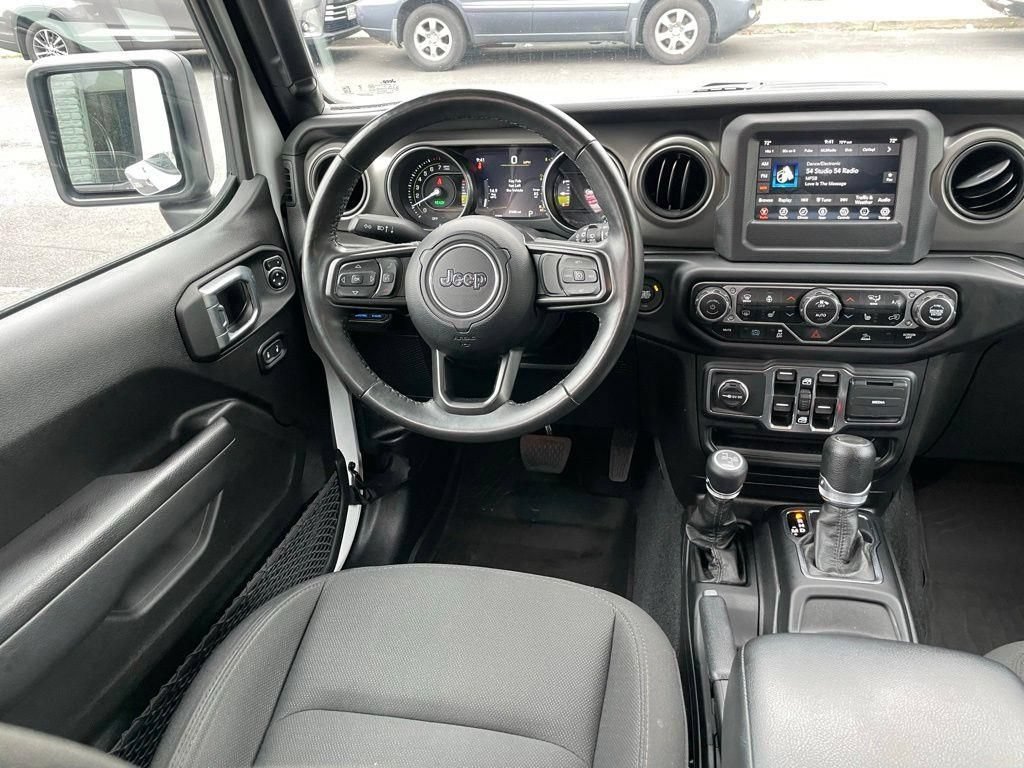 Used 2023 Jeep Wrangler Unlimited w/ Cold Weather Group AWD/4WD image 14