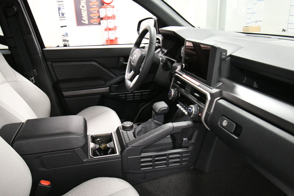 Used 2025 Toyota 4Runner SR5 image 27