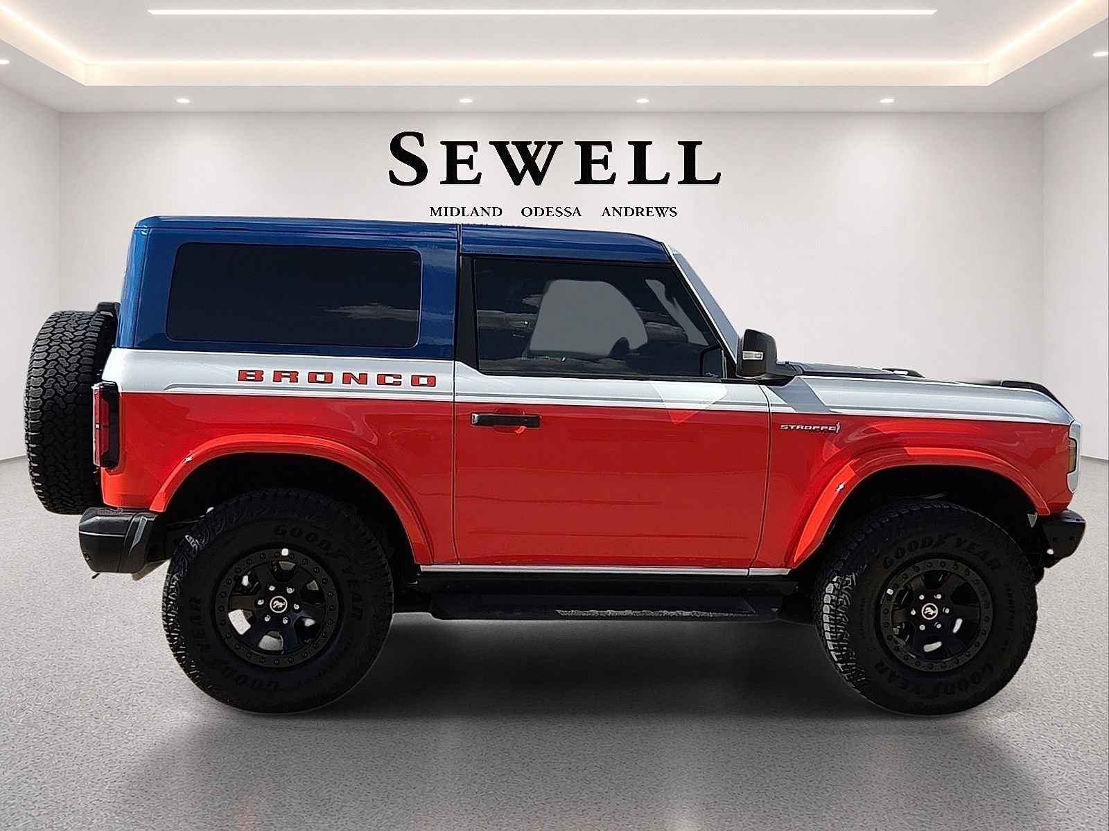 Used 2025 Ford Bronco Stroppe Edition AWD/4WD image 5