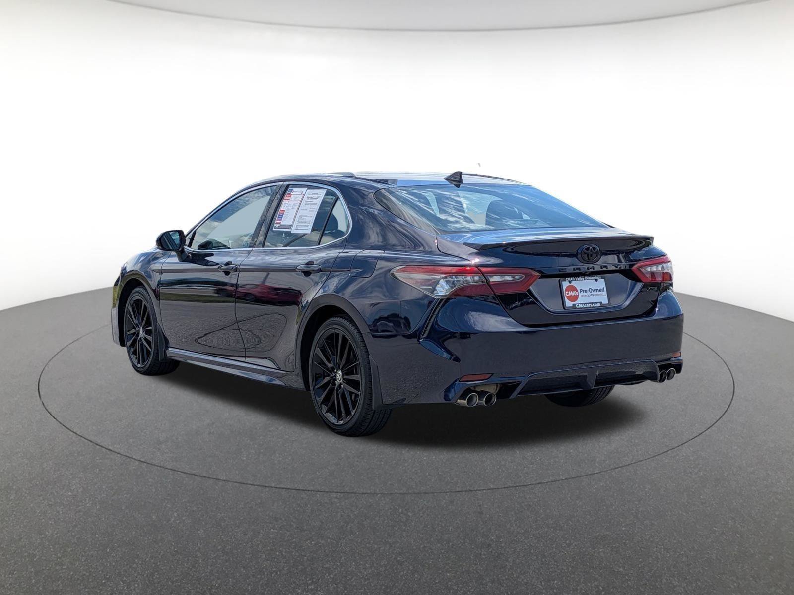 Used 2022 Toyota Camry XSE FWD image 5