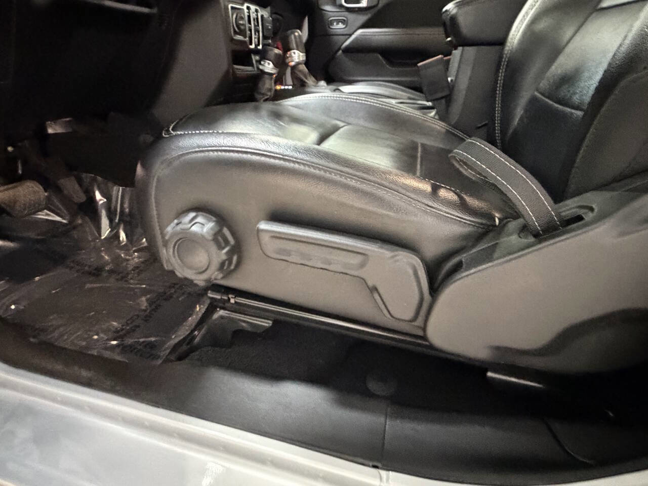 Used 2023 Jeep Wrangler Unlimited Sahara w/ Cold Weather Group image 33