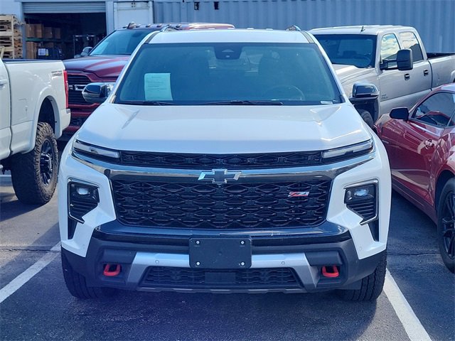 Used 2024 Chevrolet Traverse Z71 w/ Enhanced Driving Package image 2