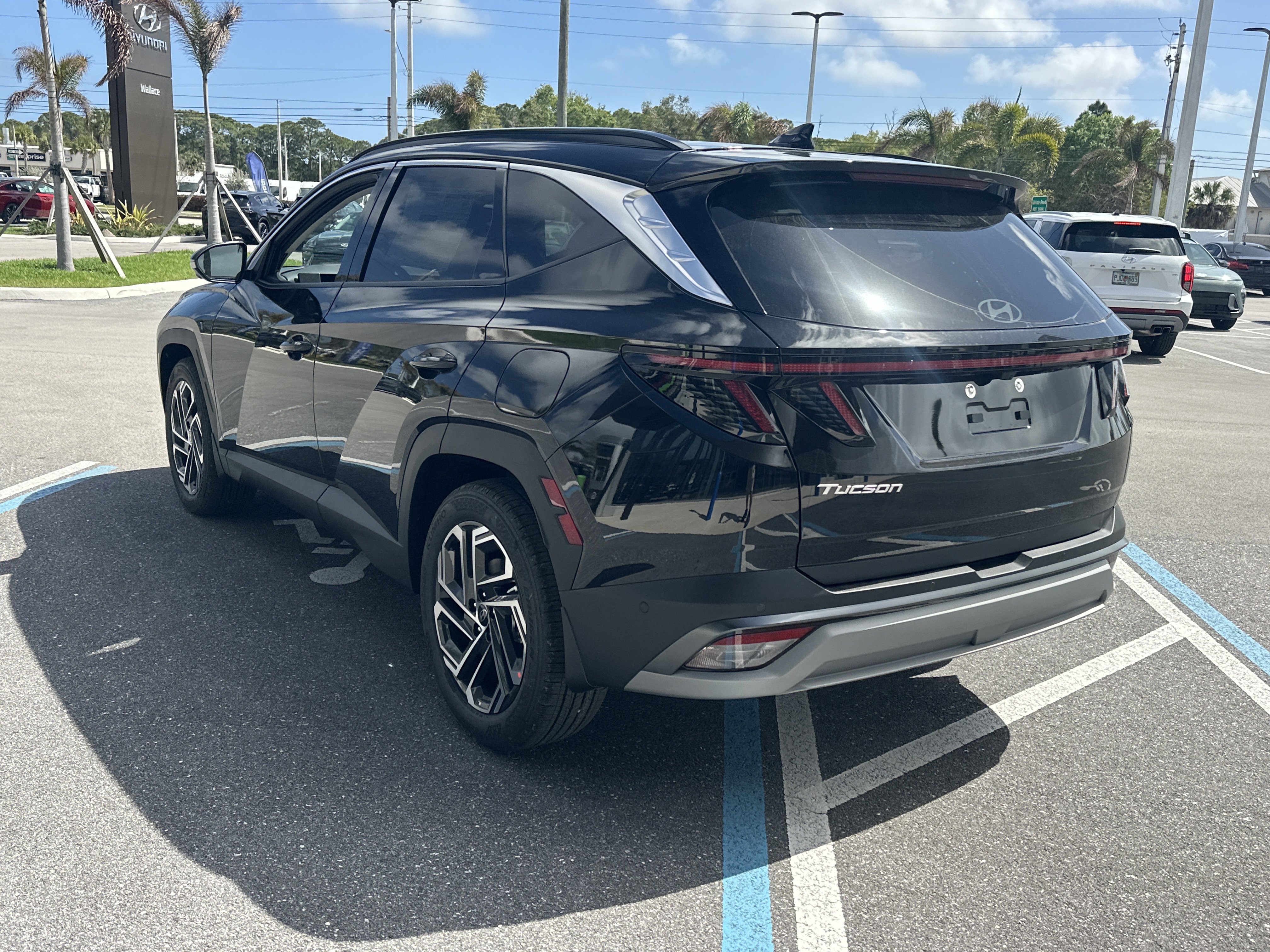 New 2026 Hyundai Tucson Limited FWD image 9