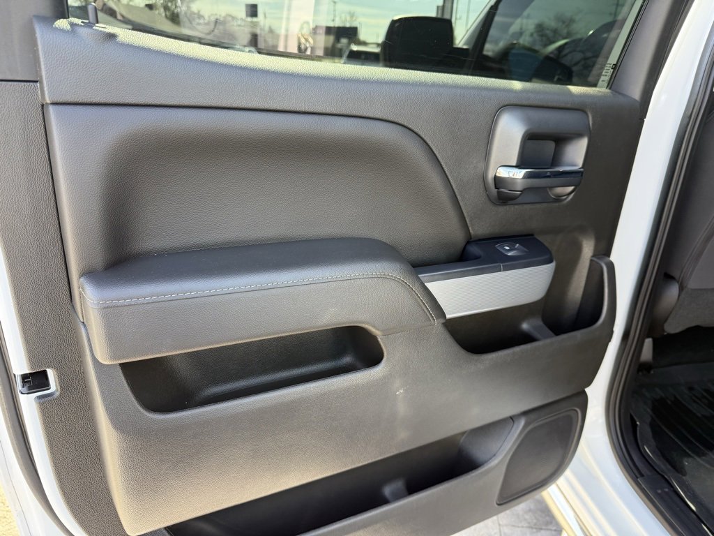 Used 2018 Chevrolet Silverado 1500 LT w/ Texas Edition image 30