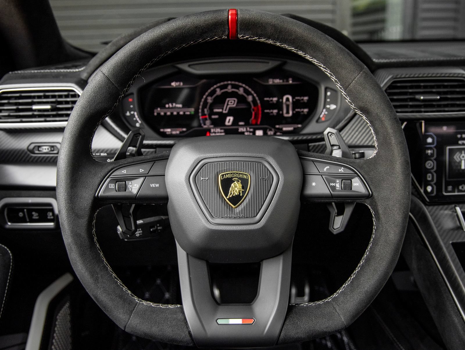 Used 2024 Lamborghini Urus Performante AWD/4WD image 37