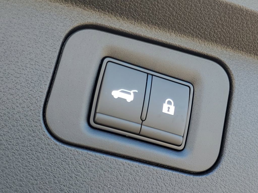 New 2026 Nissan Armada SL w/ Captain's Chari Seat Package image 8