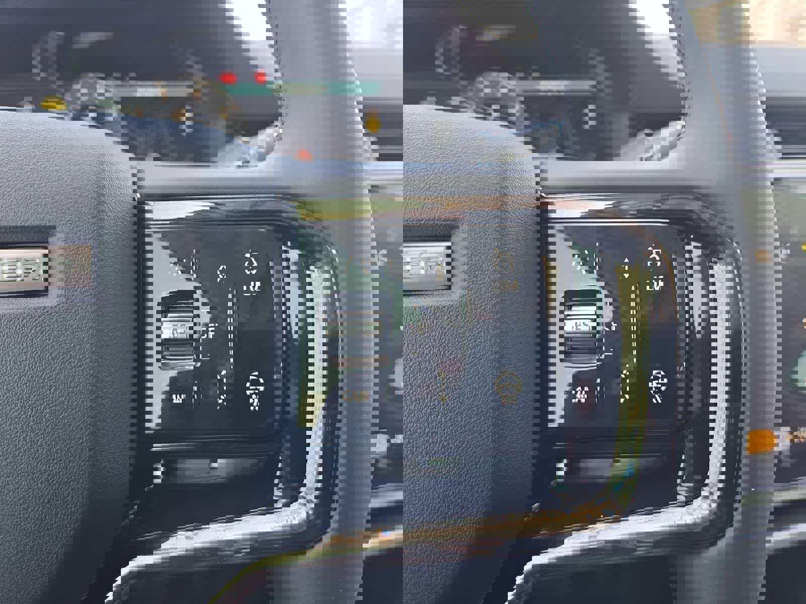 Used 2025 Land Rover Range Rover Evoque S AWD/4WD image 25