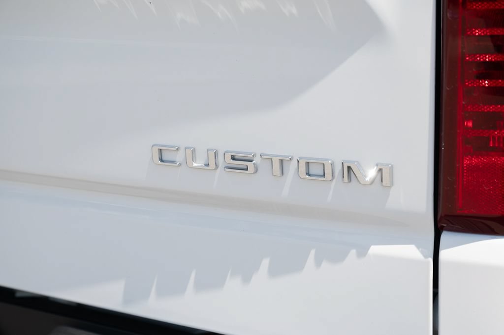 Used 2022 Chevrolet Silverado 1500 Custom RWD image 11