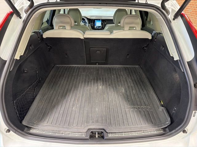 Used 2019 Volvo XC60 T5 Inscription w/ Protection Package image 32